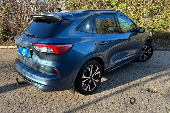 Grøn Ford Kuga fra 2020