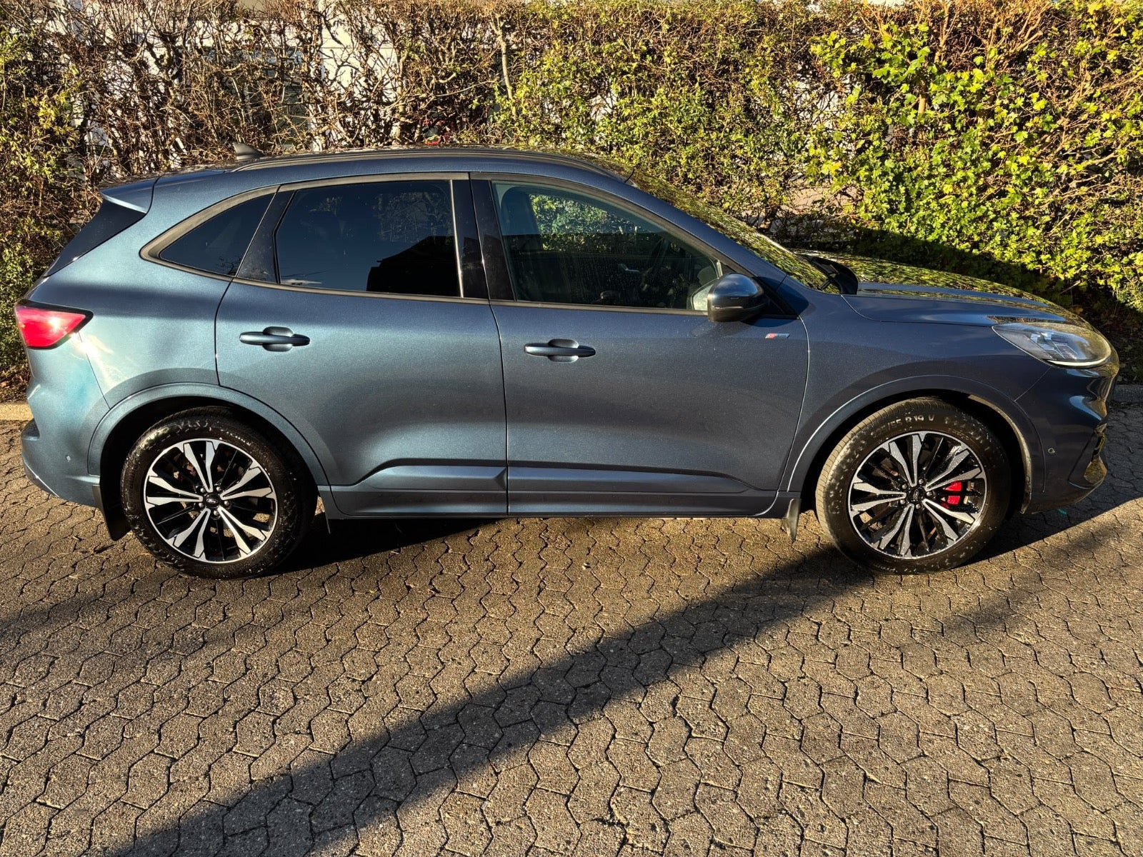 Grøn Ford Kuga fra 2020