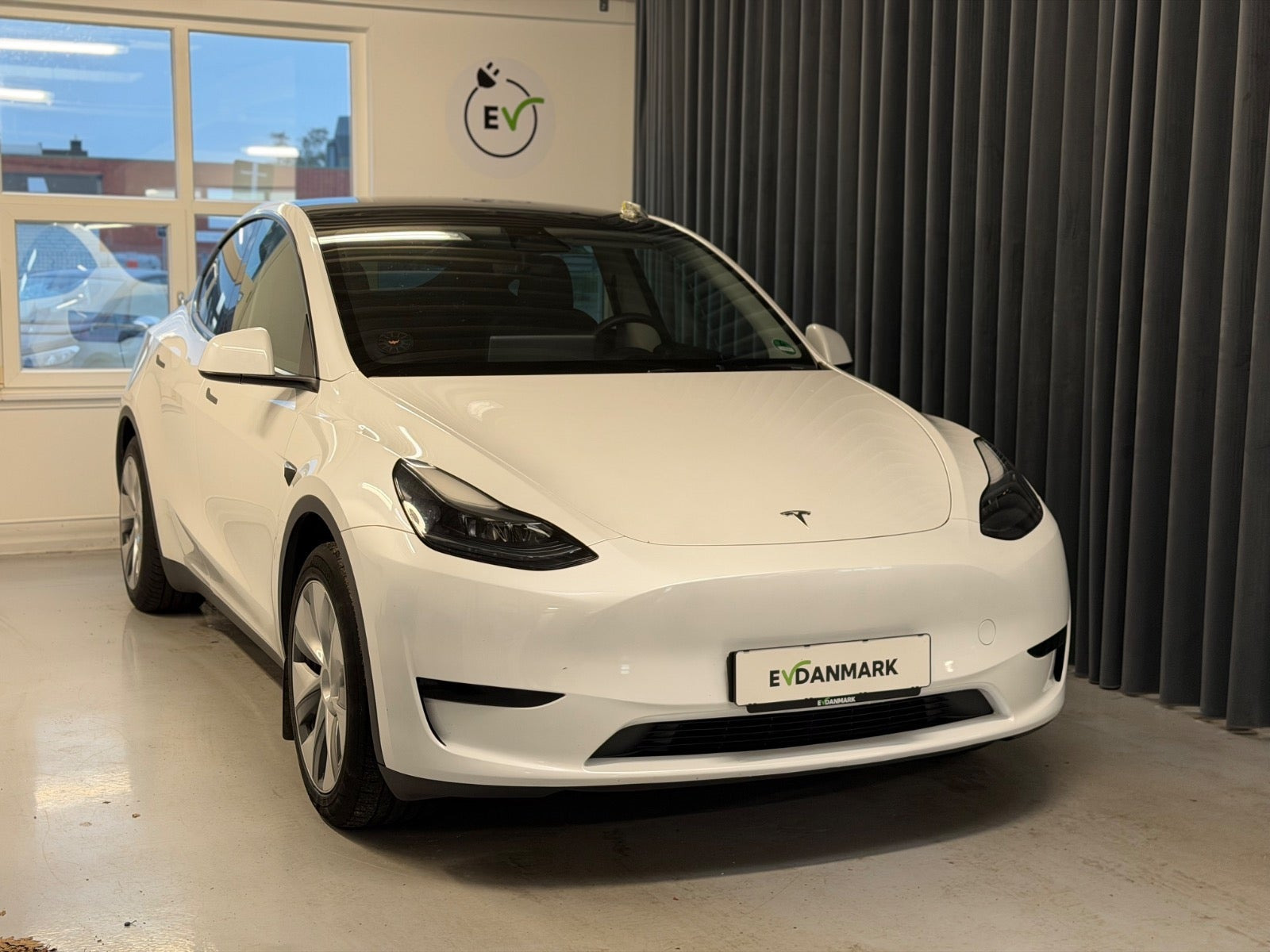 Tesla Model Y RWD