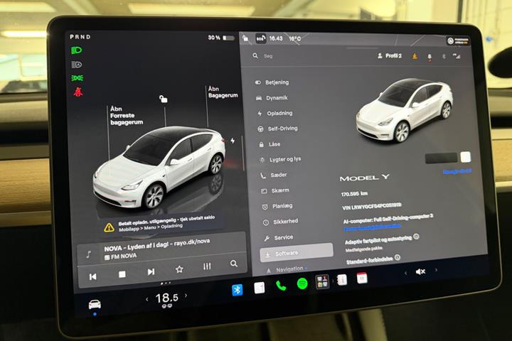 Hvid Tesla Model Y fra 2023