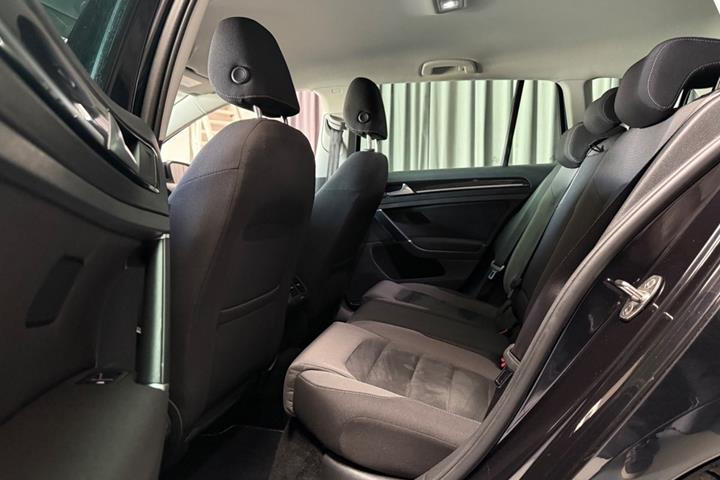 Sort VW Golf VII fra 2019