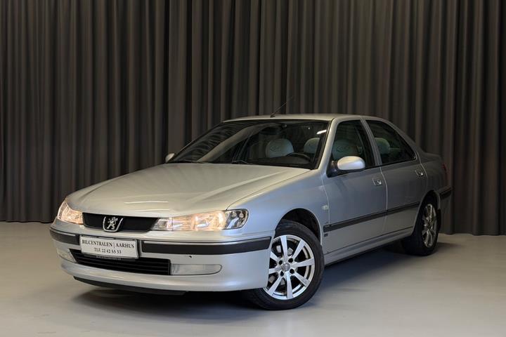 Sølv Peugeot 406 fra 2003