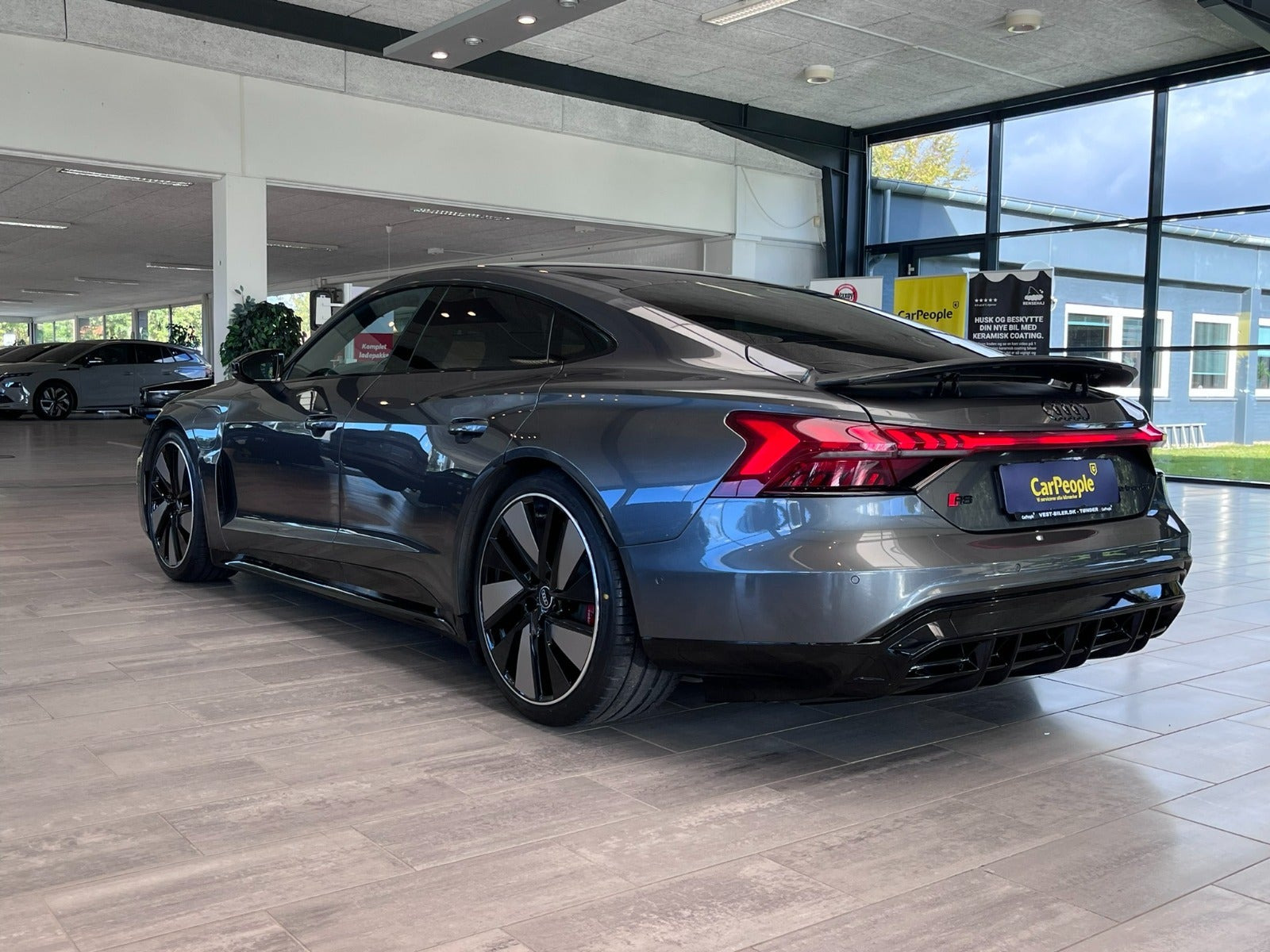 Grå Audi RS e-tron GT fra 2022