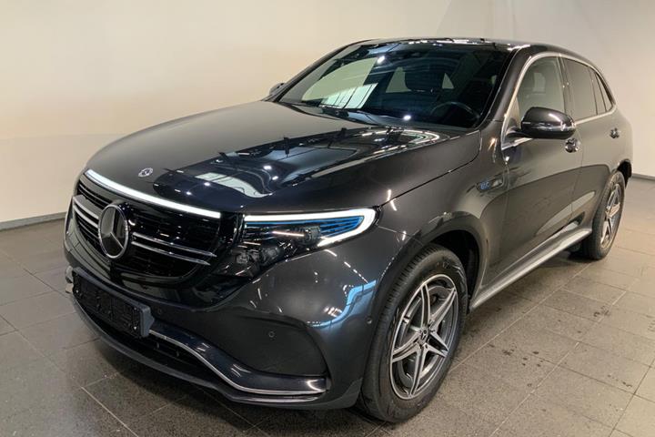 Grå Mercedes EQC400 fra 2021 set udefra