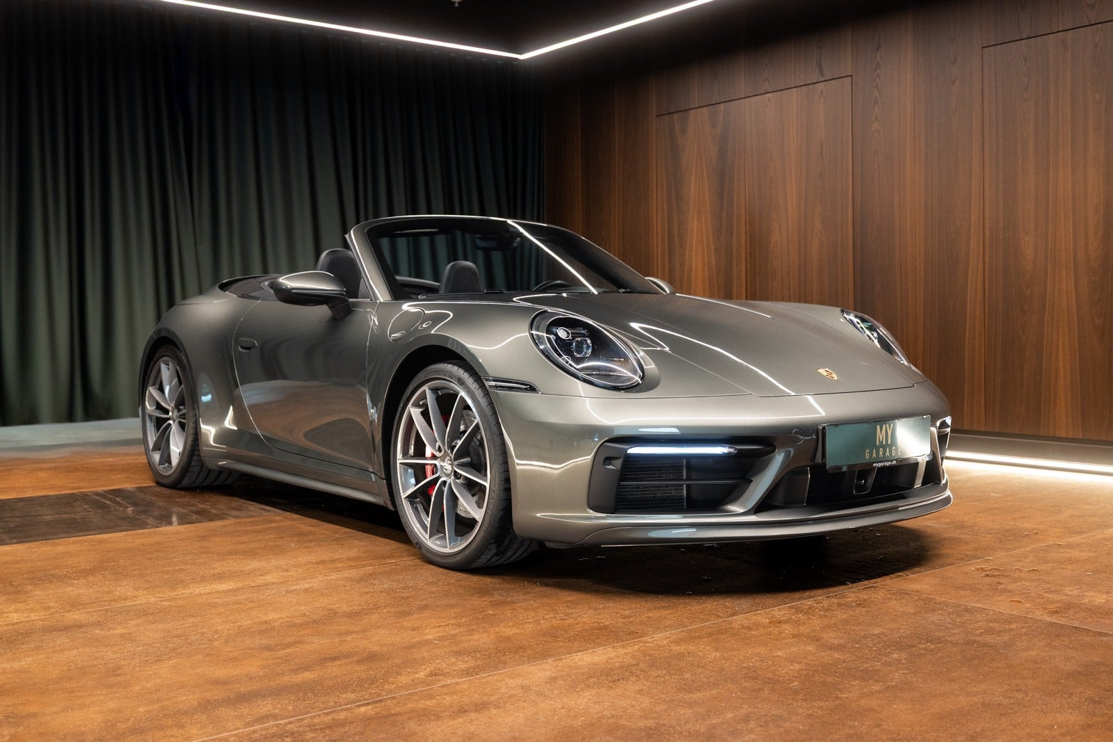 Grøn Porsche 911 Carrera 4S fra 2020