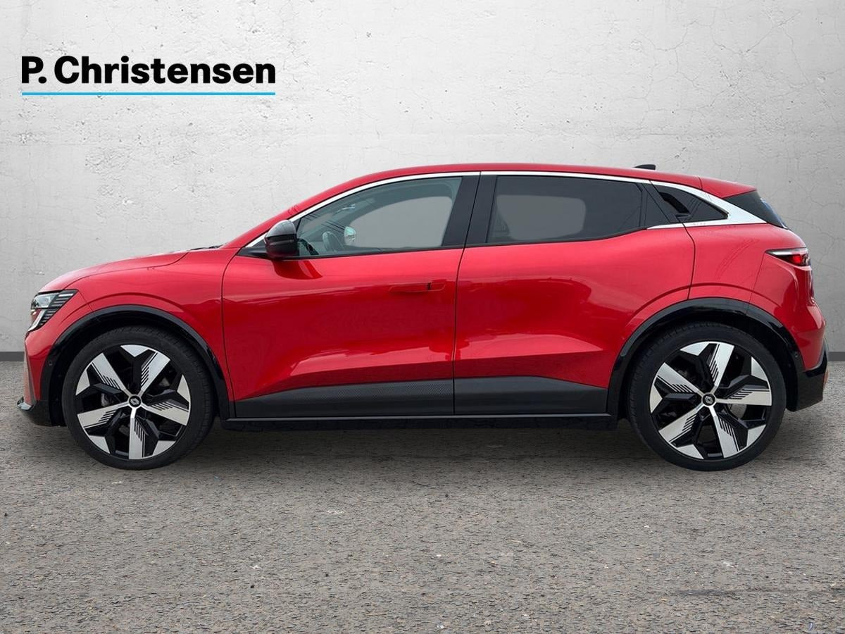 Rød Renault Megane E-Tech fra 2023