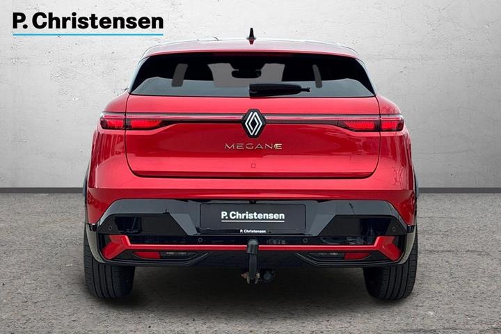 Rød Renault Megane E-Tech fra 2023