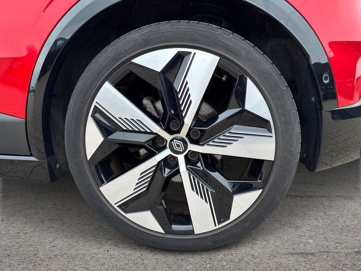 Rød Renault Megane E-Tech fra 2023