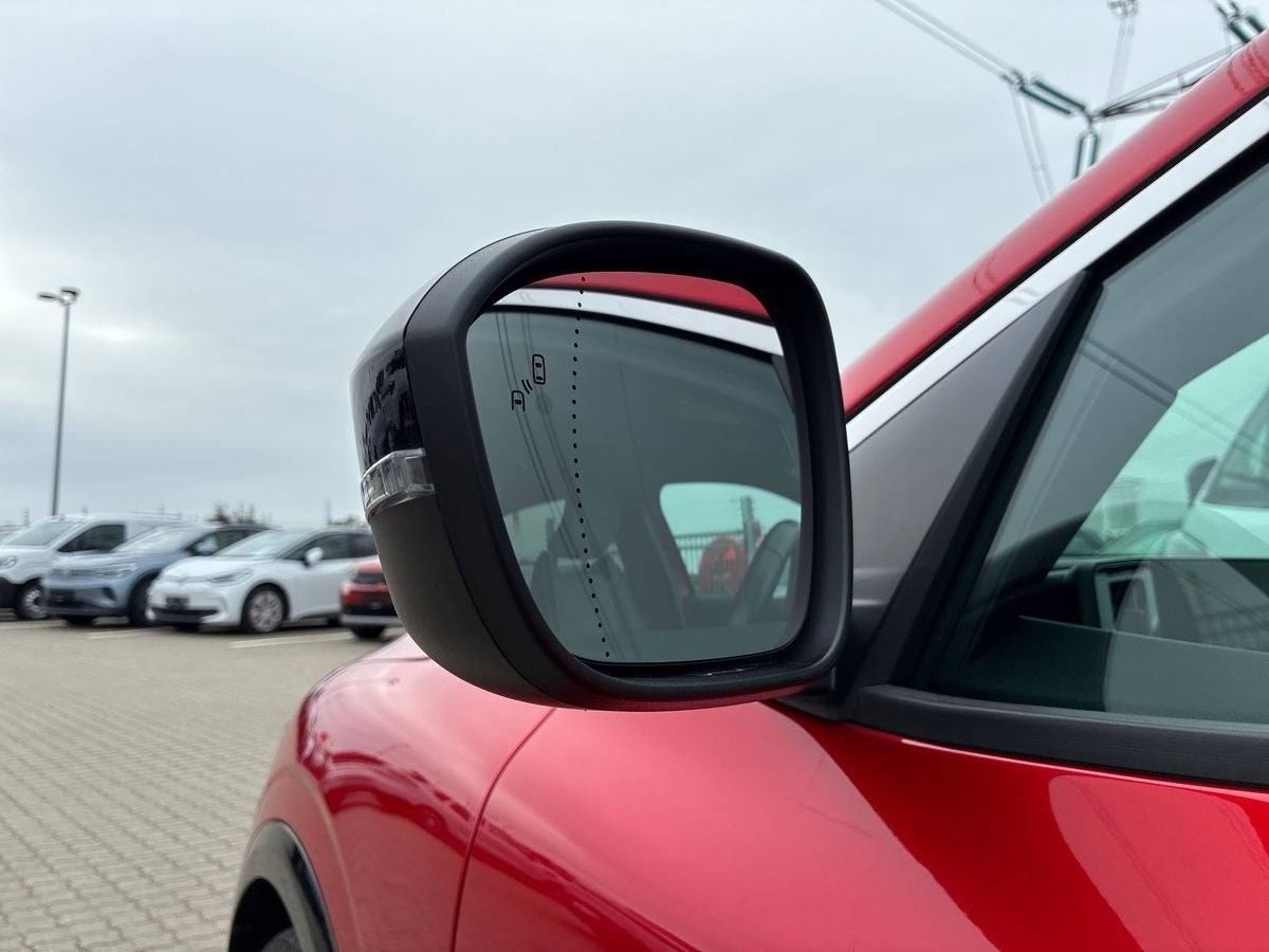 Rød Renault Megane E-Tech fra 2023