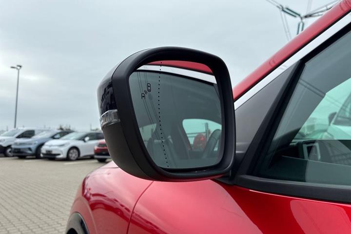 Rød Renault Megane E-Tech fra 2023