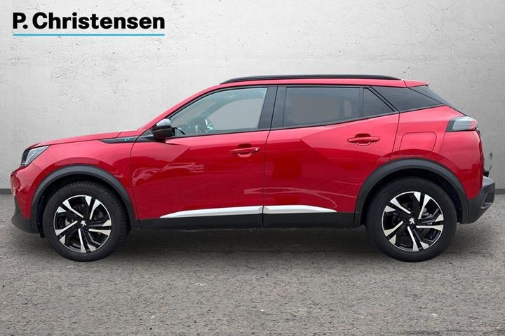 Rød Peugeot e-2008 fra 2023