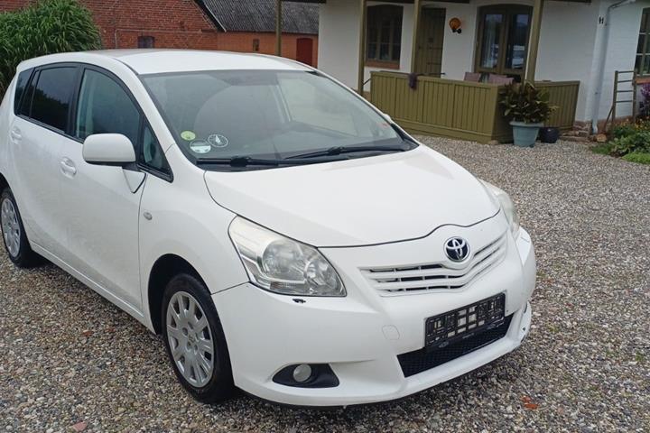 undefined Toyota Sportsvan fra 2013
