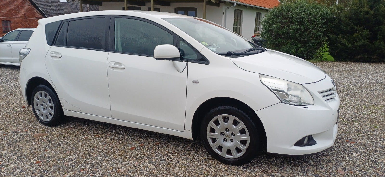 undefined Toyota Sportsvan fra 2013