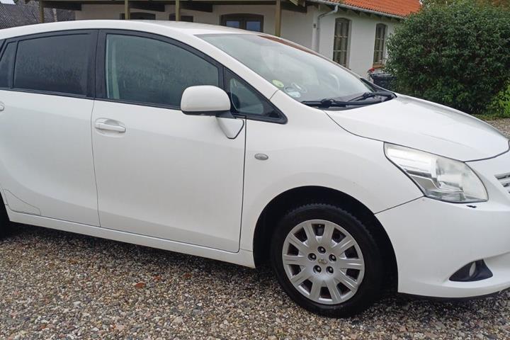 undefined Toyota Sportsvan fra 2013