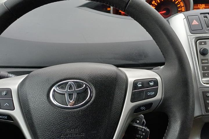 undefined Toyota Sportsvan fra 2013