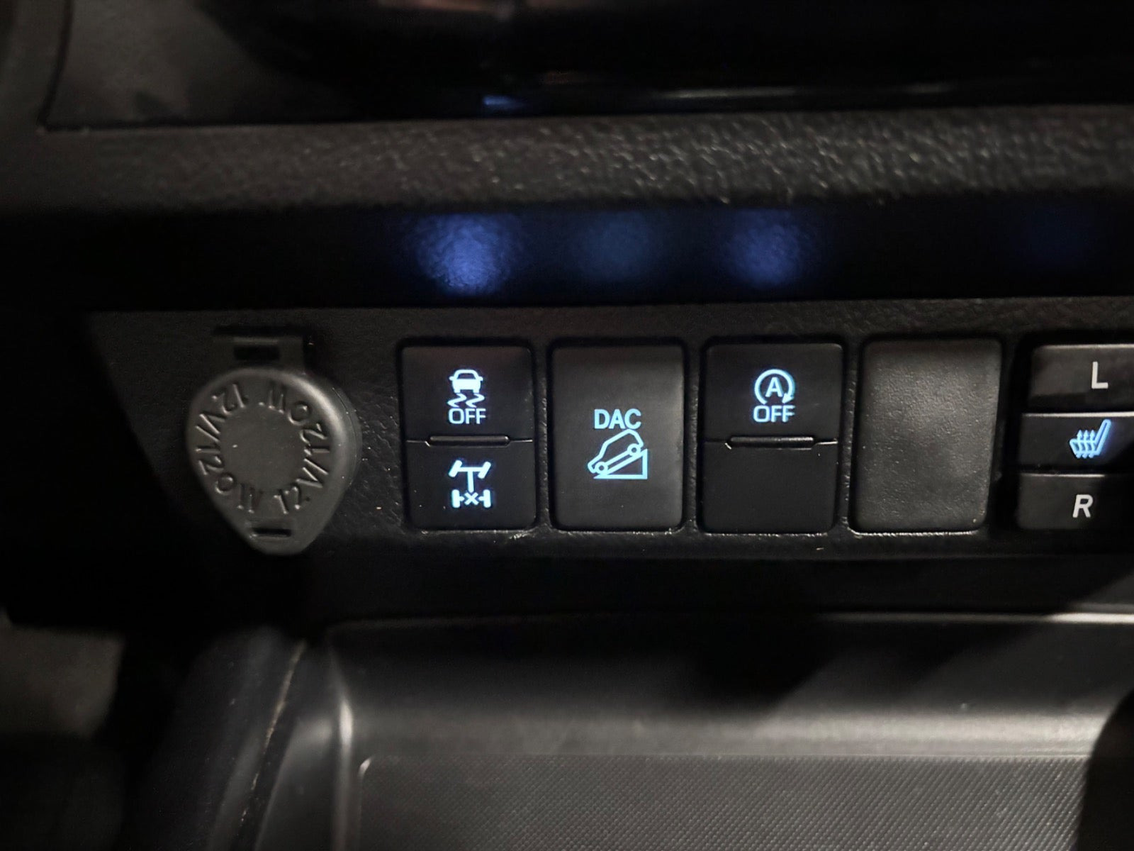 Sort Toyota HiLux fra 2021