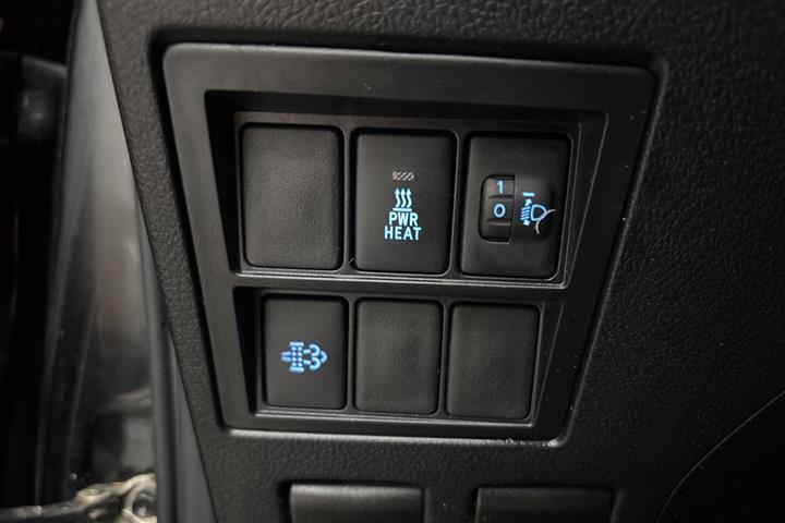 Sort Toyota HiLux fra 2021