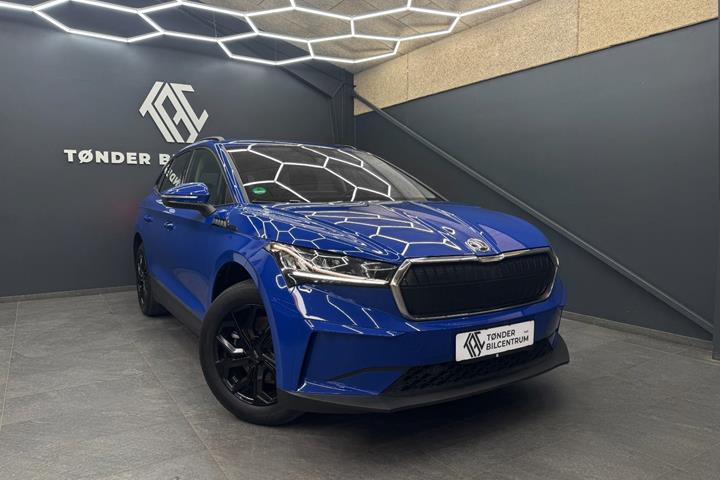 Blå Skoda Enyaq fra 2023