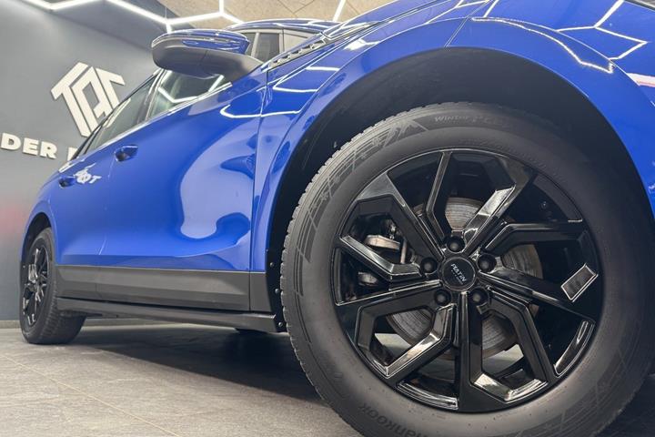 Blå Skoda Enyaq fra 2023