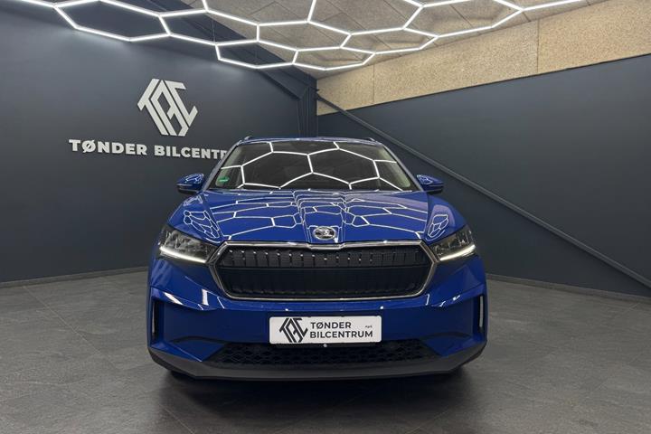Blå Skoda Enyaq fra 2023