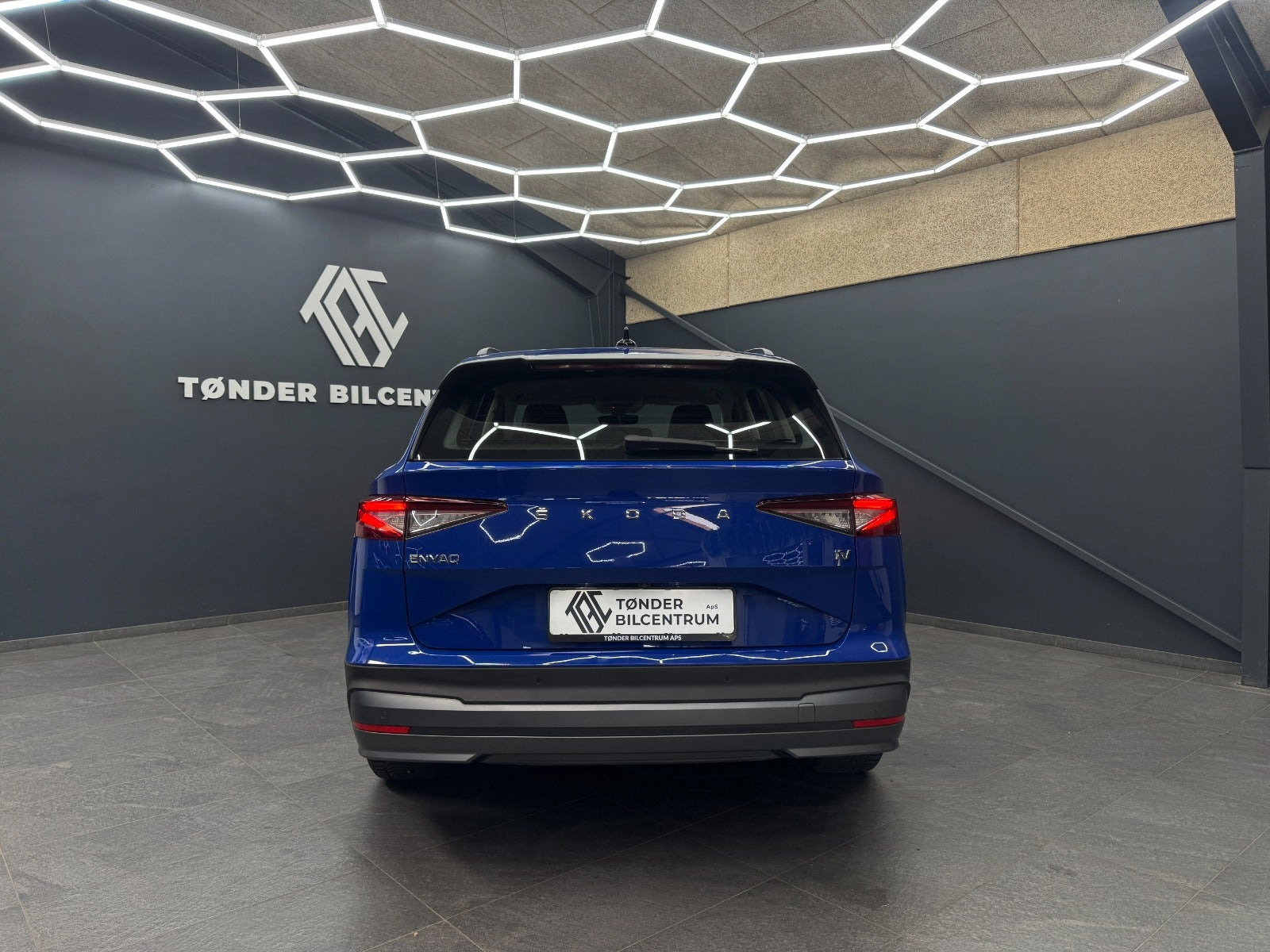Blå Skoda Enyaq fra 2023