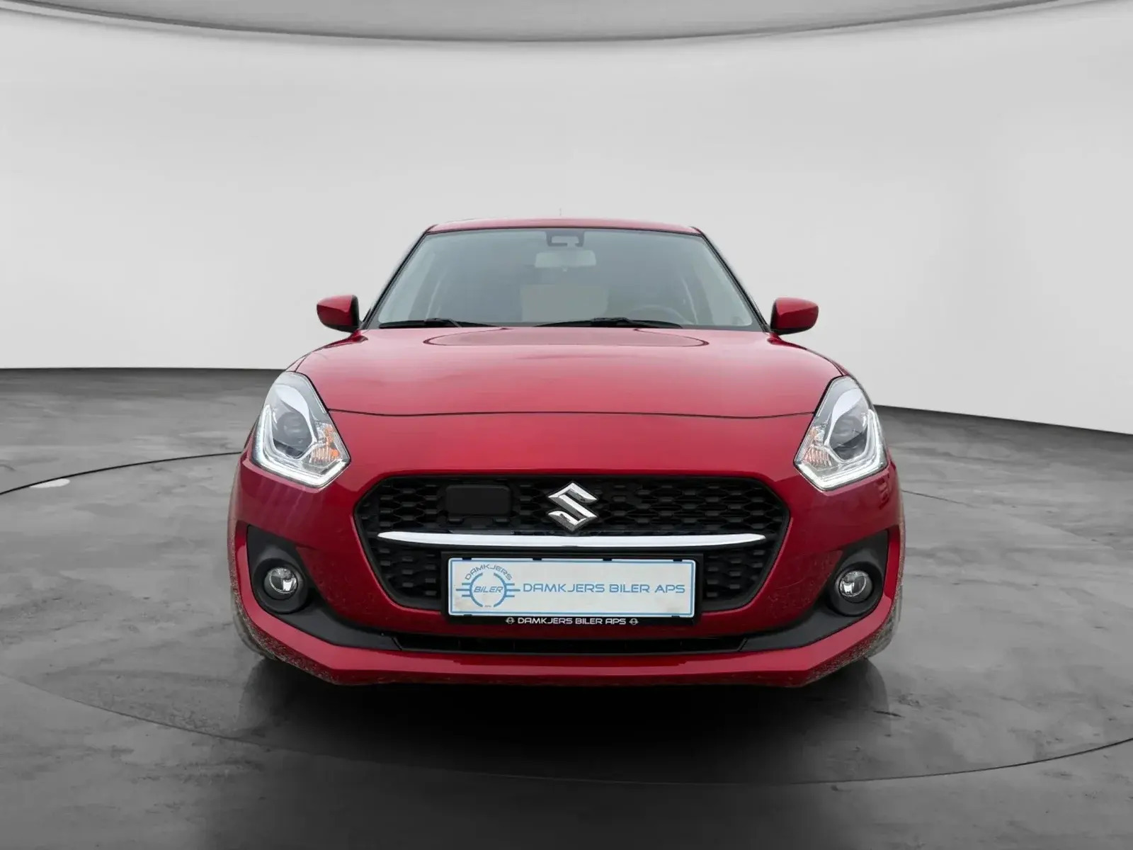 Rød Suzuki Swift fra 2020