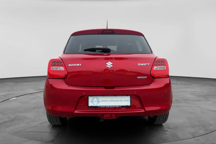 Rød Suzuki Swift fra 2020