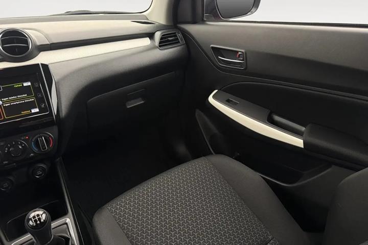 Rød Suzuki Swift fra 2020