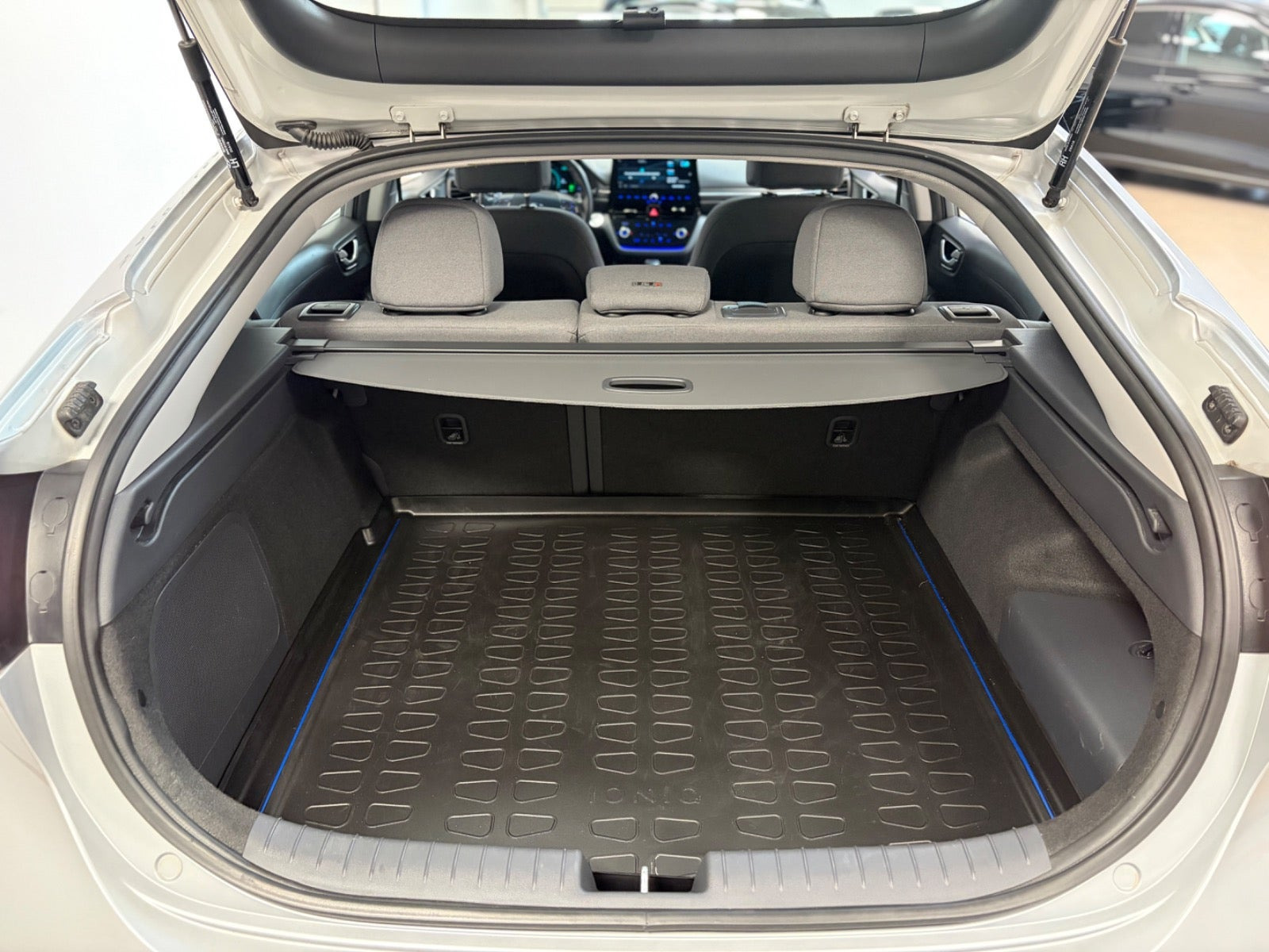 Sølv Hyundai Ioniq fra 2020