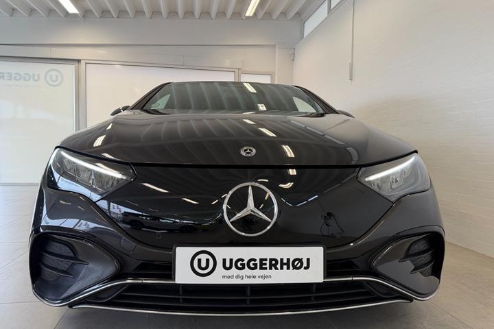 Grå Mercedes EQE350 fra 2023
