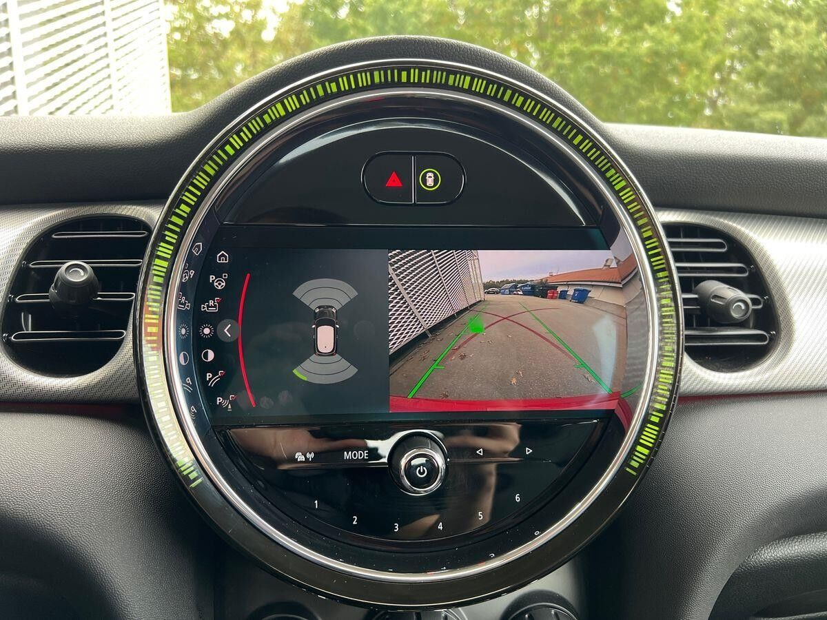 Rød Mini Cooper SE fra 2022