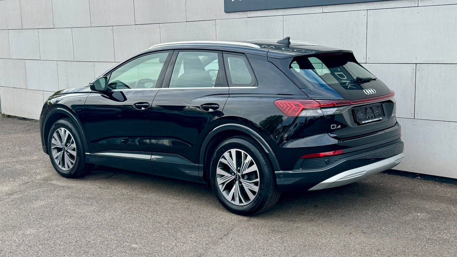 Sort Audi Q4 e-tron fra 2024