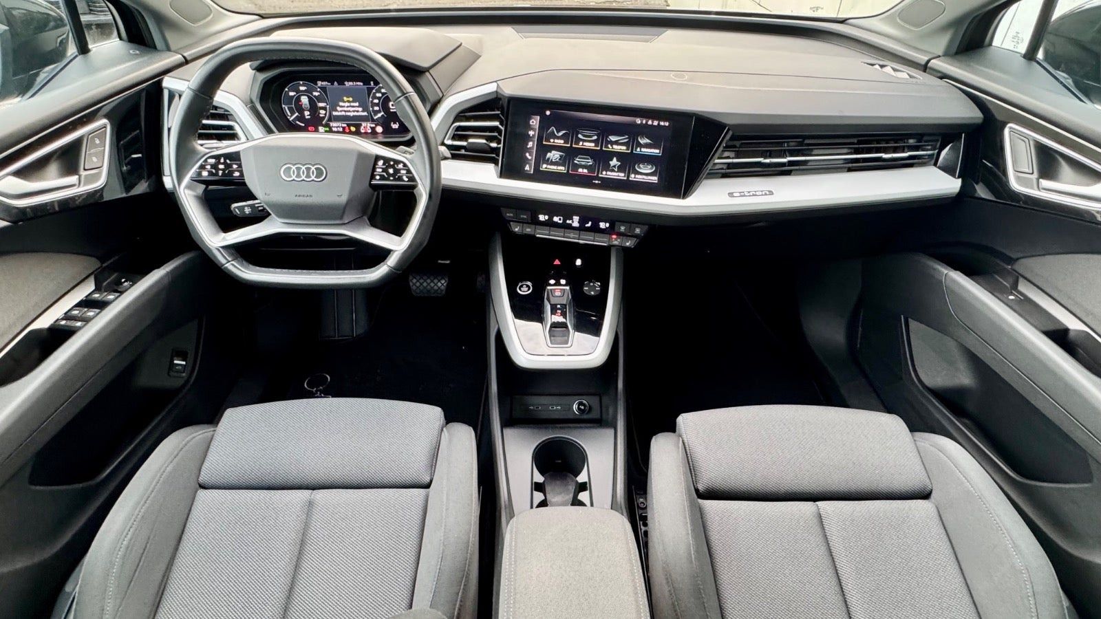 Sort Audi Q4 e-tron fra 2024