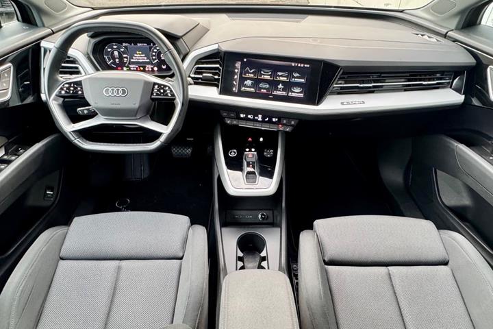 Sort Audi Q4 e-tron fra 2024