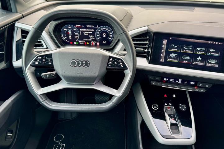 Sort Audi Q4 e-tron fra 2024