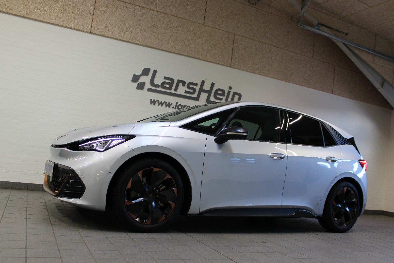 Sølv Cupra Born fra 2025