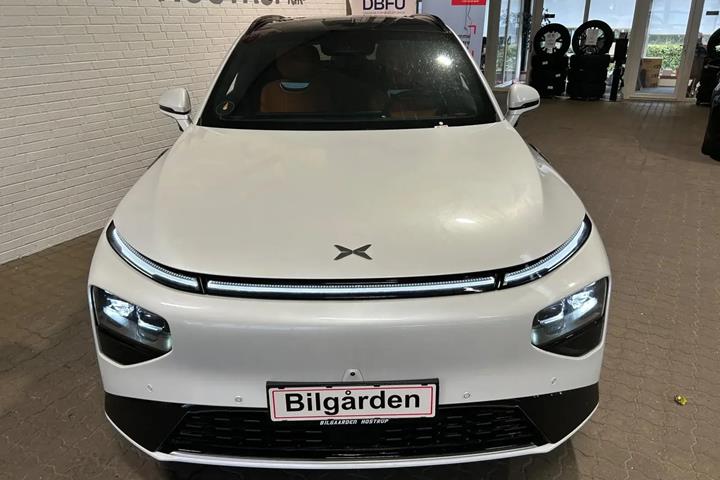 Hvid Xpeng G9 fra 2026