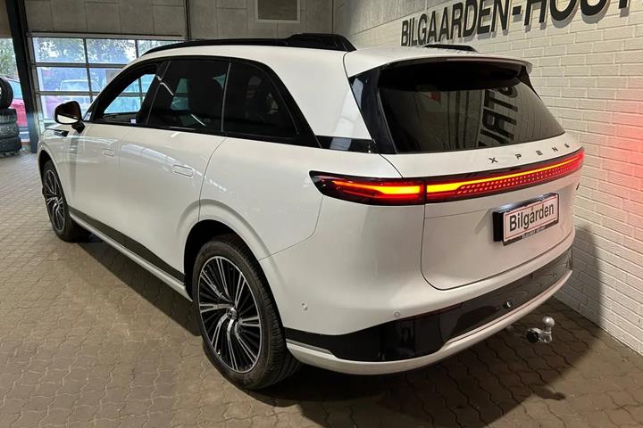 Hvid Xpeng G9 fra 2026