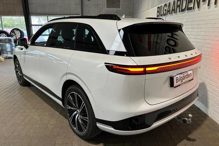 Hvid Xpeng G9 fra 2026