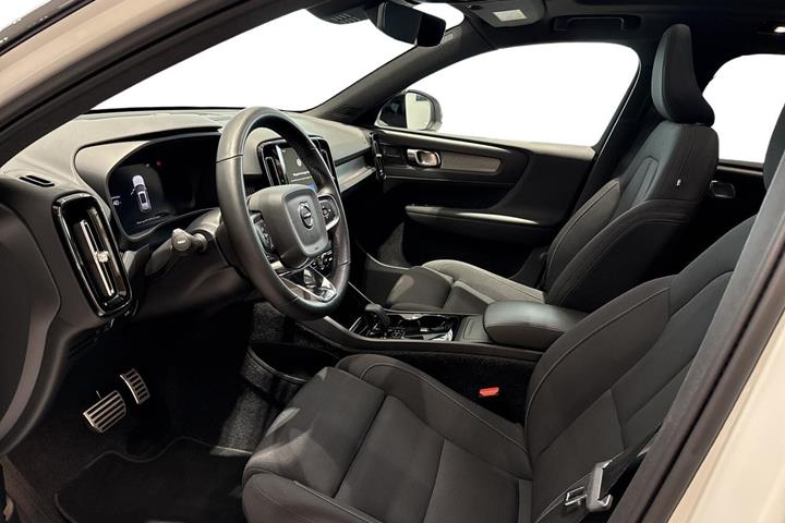 Hvid Volvo XC40 fra 2022