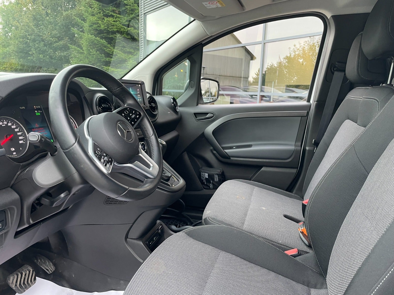 Hvid Mercedes eCitan fra 2023