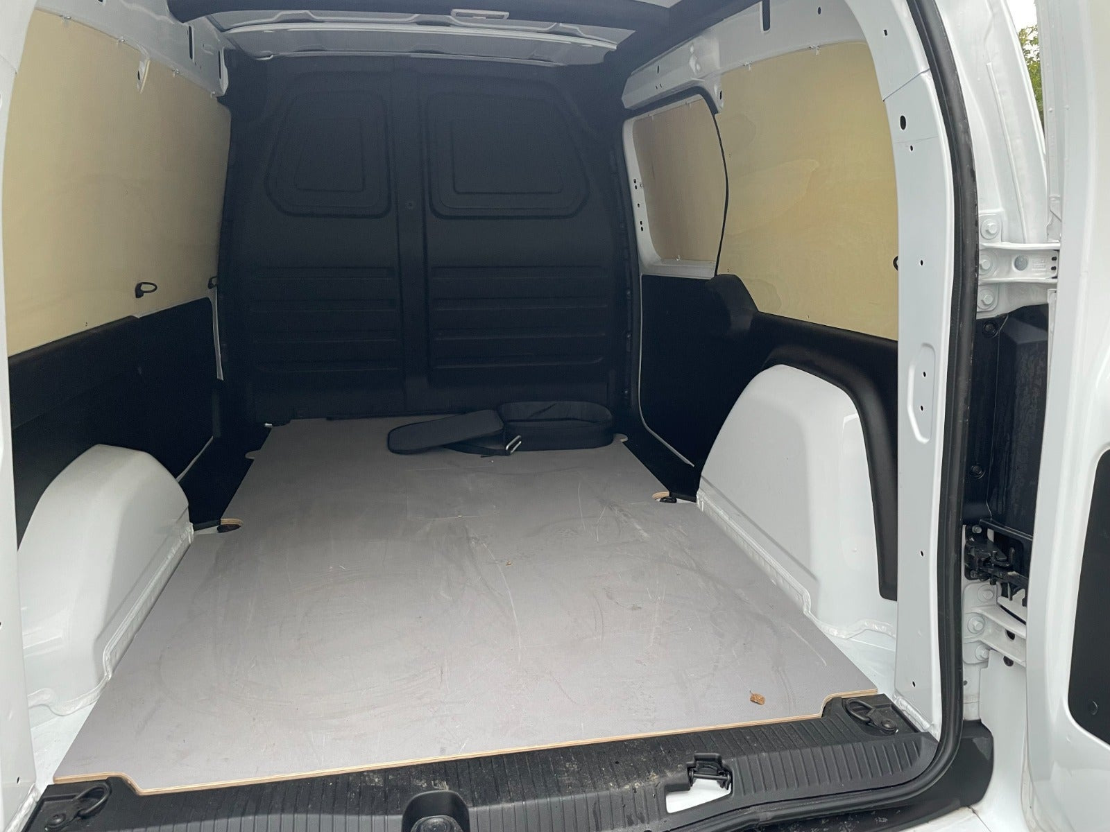 Hvid Mercedes eCitan fra 2023