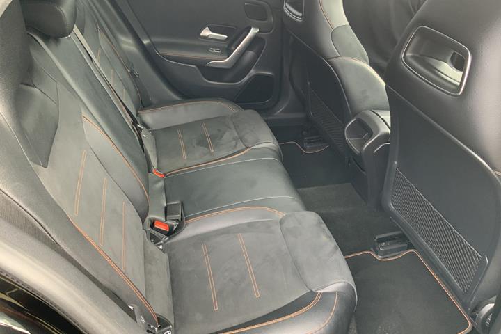 Sort Mercedes CLA fra 2020