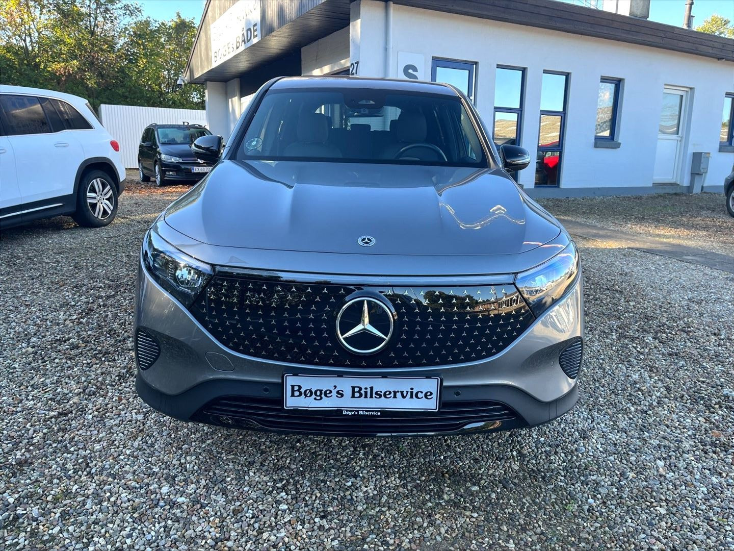 Grå Mercedes EQB250+ fra 2025