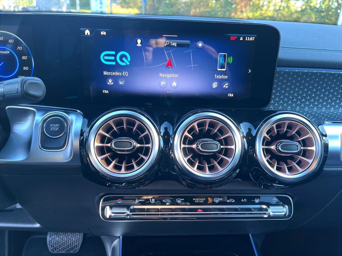 Grå Mercedes EQB250+ fra 2025