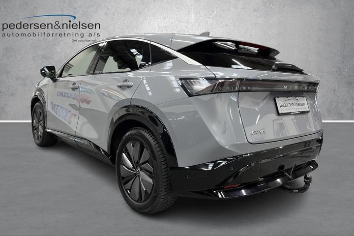 Grå Nissan Ariya fra 2025