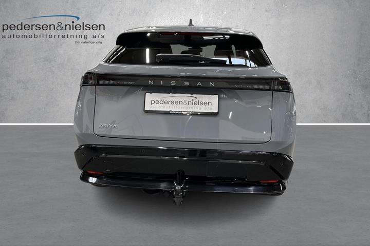 Grå Nissan Ariya fra 2025