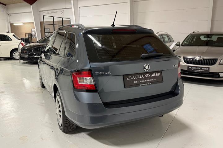 Grøn Skoda Fabia fra 2017