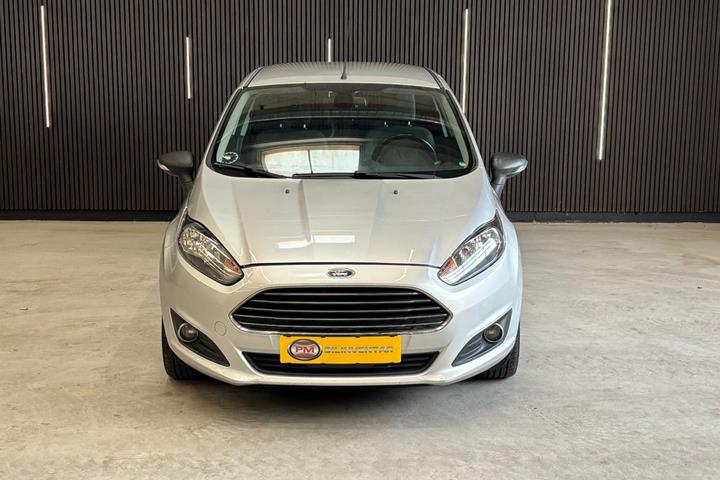 Grøn Ford Fiesta fra 2015