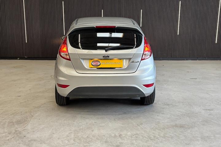 Grøn Ford Fiesta fra 2015